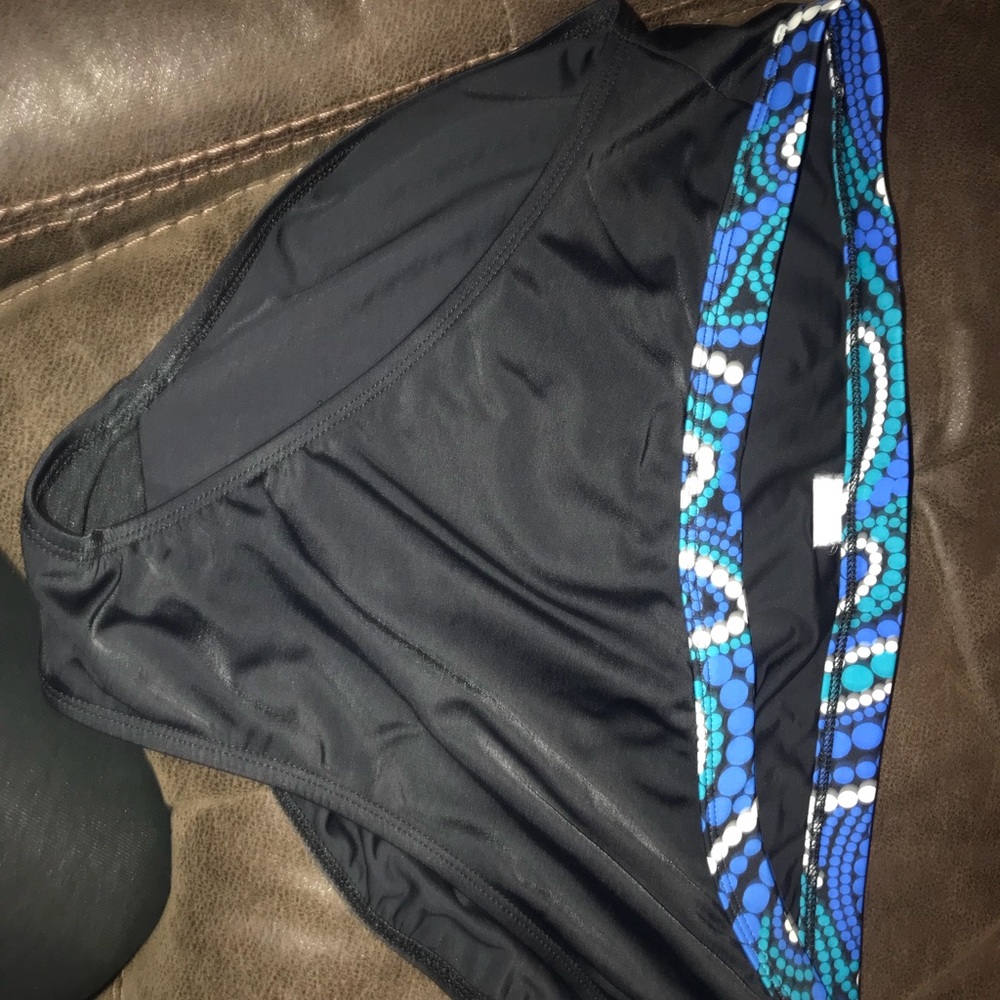 Black Swimsuit bottoms!! 😝😝